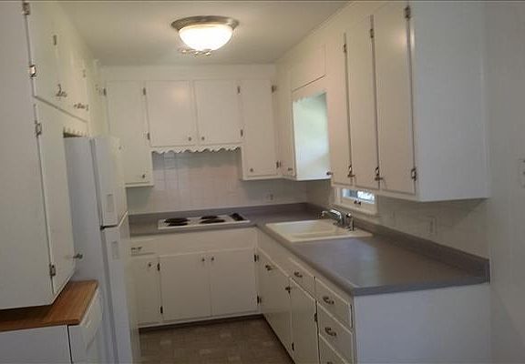 5th image of 8002 Hascall St