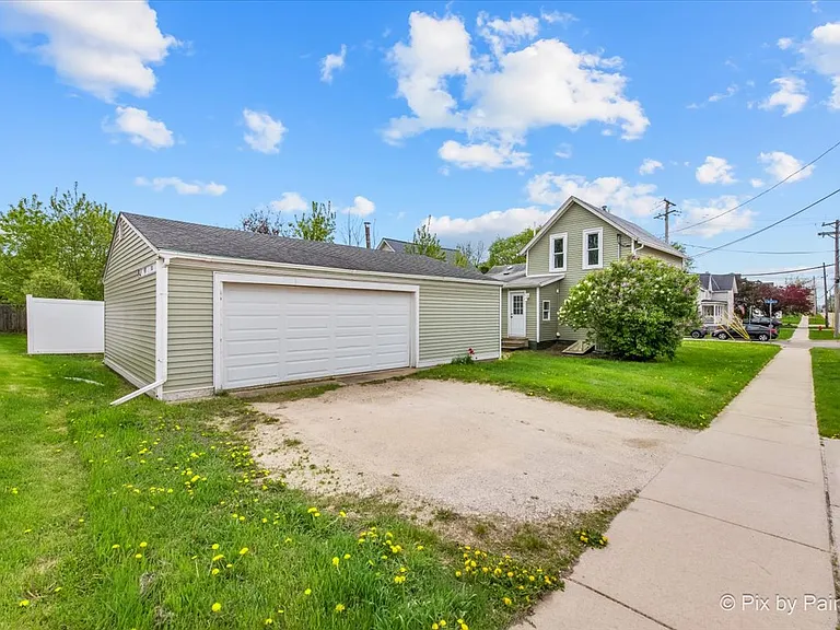 3 Car Detached Garage