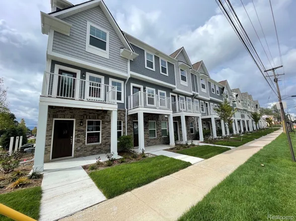 322 Jeff Keeton Dr, Hazel Park, MI 48030