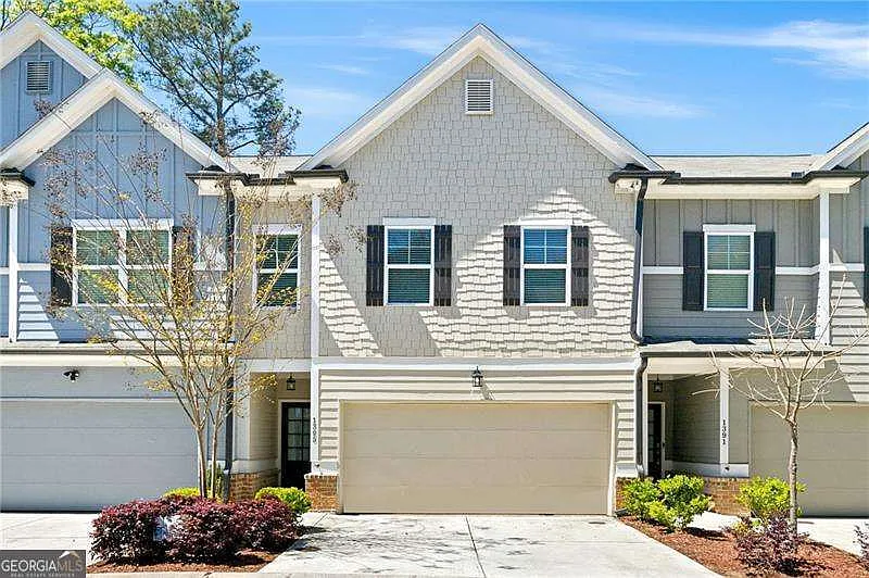 Building Photo - 1395 Heights Park Dr SE