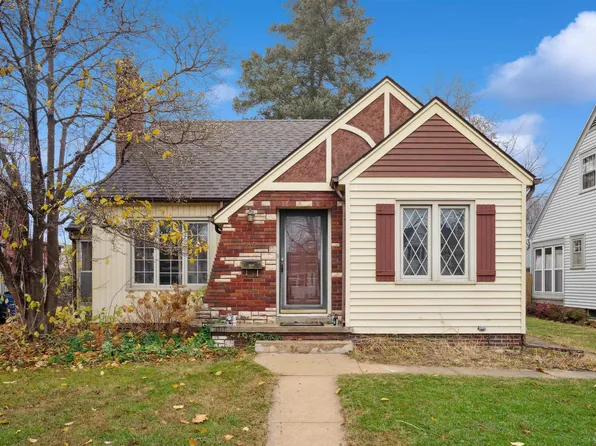 2112 W 3rd St, Waterloo, IA 50701