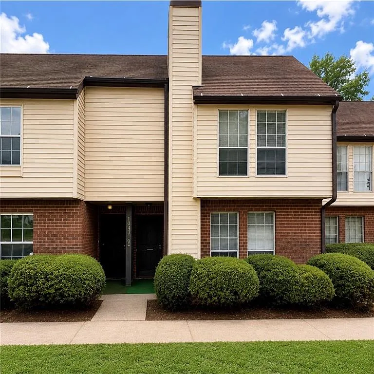 3 bed, 2.0 bath, 1440 sqft, $1,750 — Photo 1