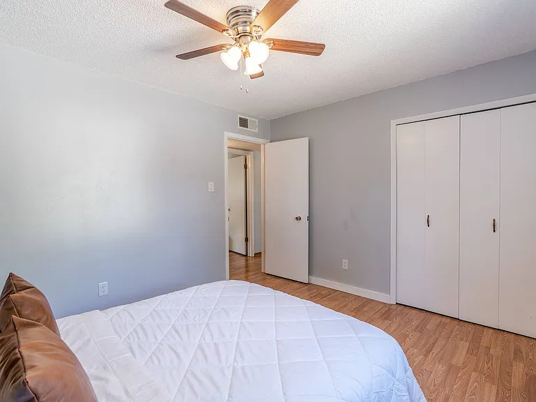 2817 Alcazar St NE — Photo 17