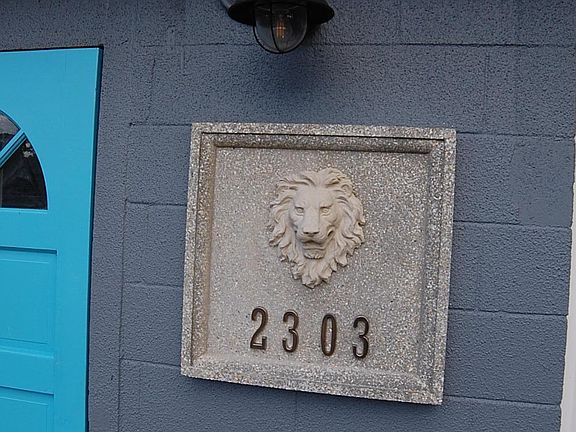 2nd image of 2303 UNIVERSITY Boulevard N