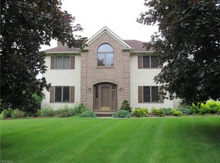 1950 Birkdale Dr, Uniontown, OH 44685