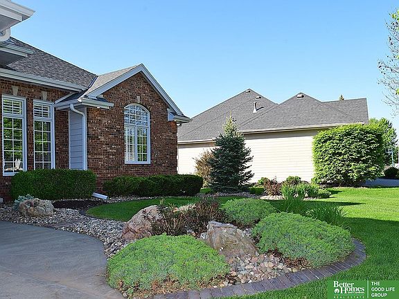 4th image of 111 Longwood Dr