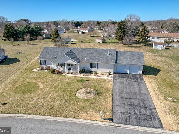 3rd image of 615 S Wynn Wood Cir