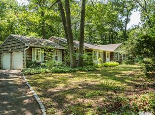 6 Hampton Hill Ct, Huntington, NY 11743