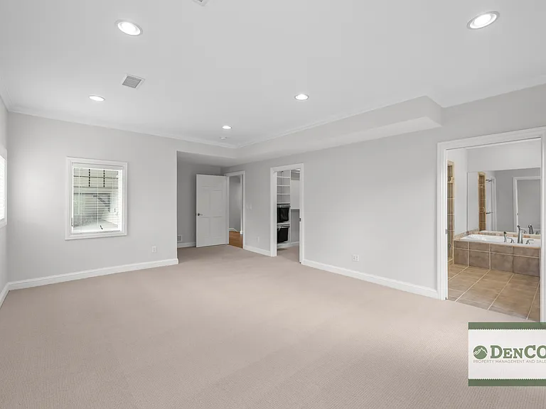 1401 S Clarkson St — Photo 15