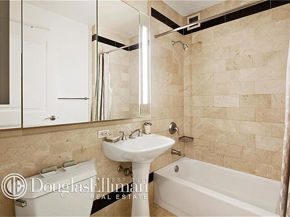 4th image of 20 West St APT 32B