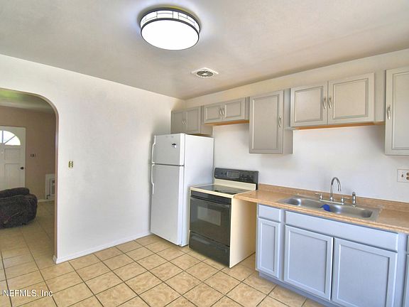 5th image of 1306 BRYN MAWR Avenue