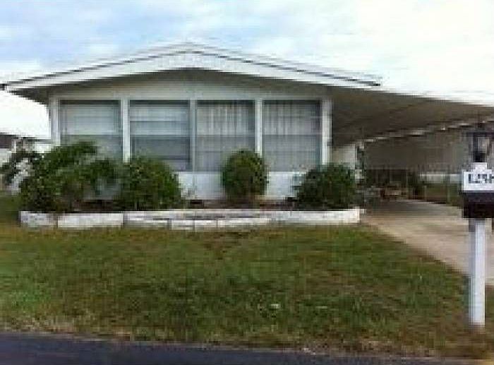 Front house, lemon tree