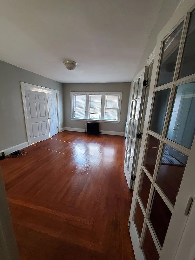Historical Apartments l Oak St — Photo 2