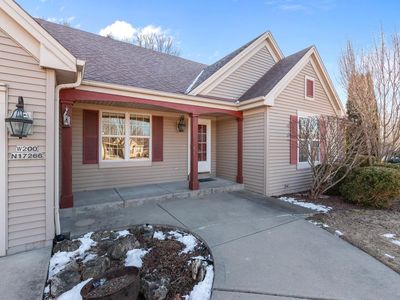 W200N17266 Raymond ROAD, Jackson, WI, 53037