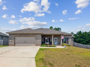 400 Broadleaf Cir, Cantonment, FL 32533