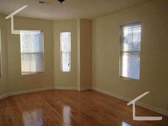 3rd image of 225 Boylston St #3C
