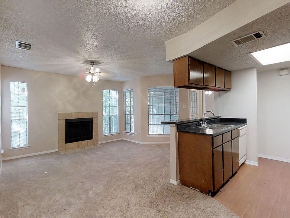 1st image of 3158 Eisenhauer Rd APT 322