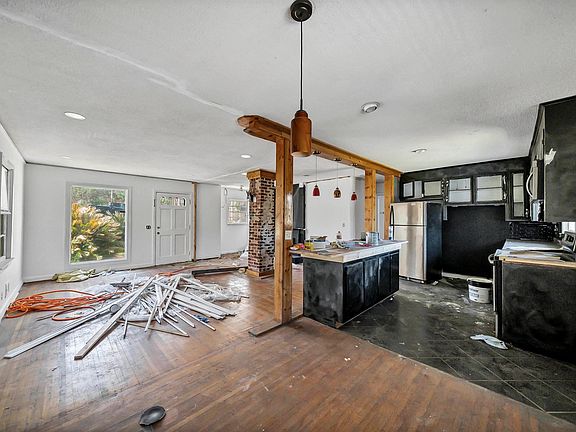 3rd image of 5424 Knoll Rd