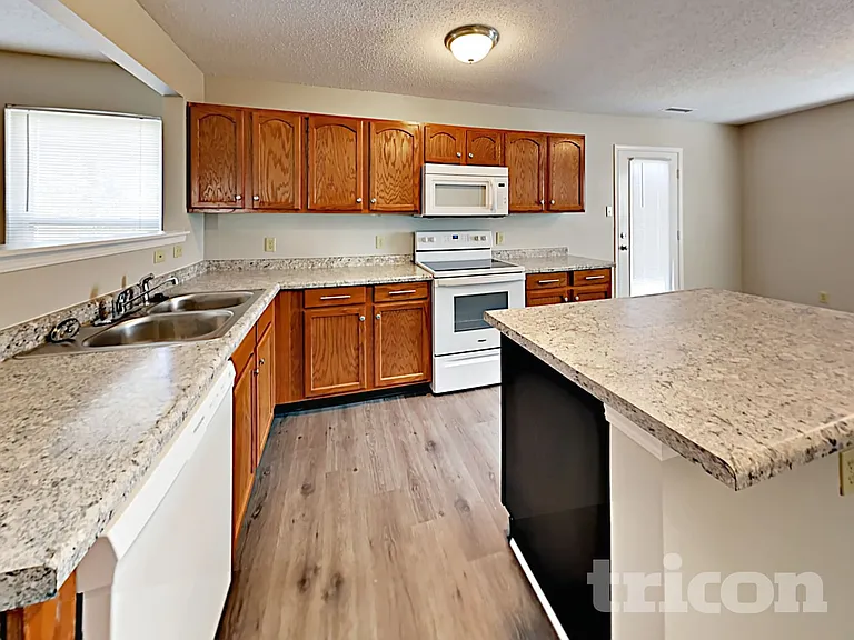 7921 Crackling Ln — Photo 5