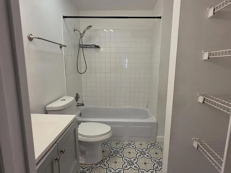 139 Sparrow Dr #3G — Photo 16