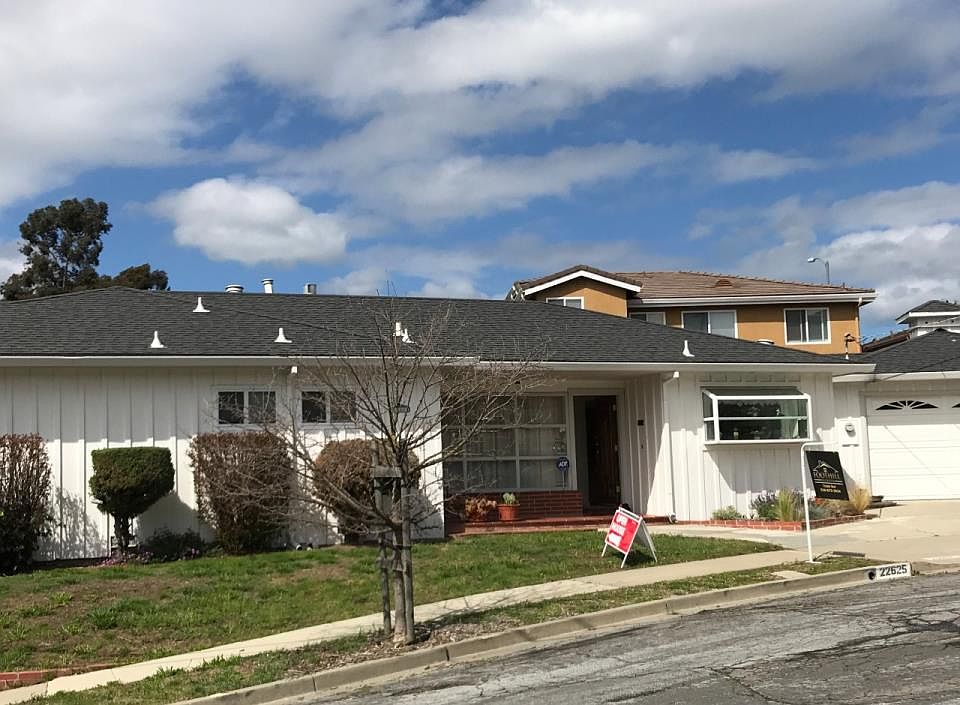 1st image of 22625 Wildwood St