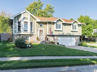 1516 N 157th St, Omaha, NE 68118