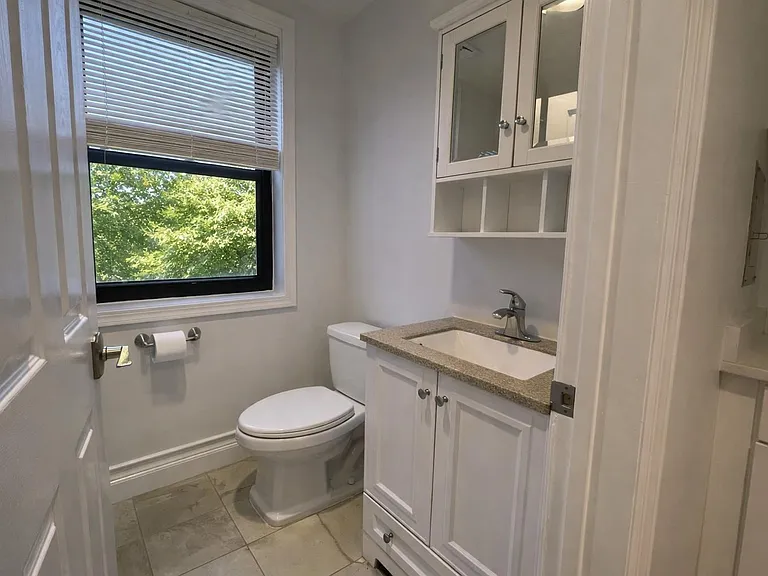 409 Adams St #5 — Photo 7