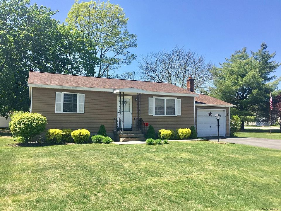 1st image of 11 Hillcrest Ave