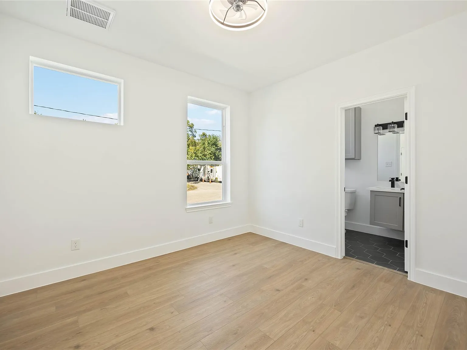 3 bed, 3.5 bath, 1863 sqft, $2,700 — Photo 4