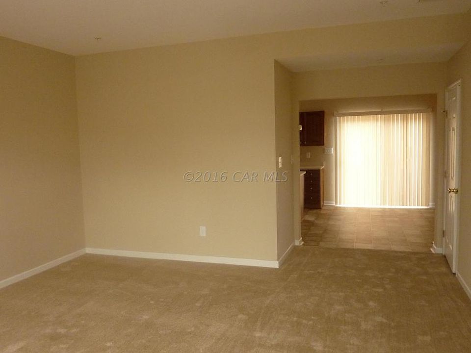 2nd image of 1015 Meadow View Dr
