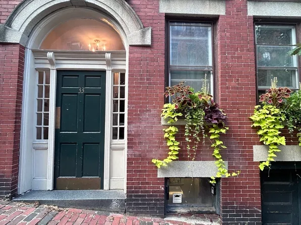 33 Irving St APT 1, Boston, MA 02114