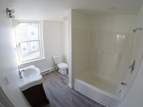 Floor 2 - Bathroom
