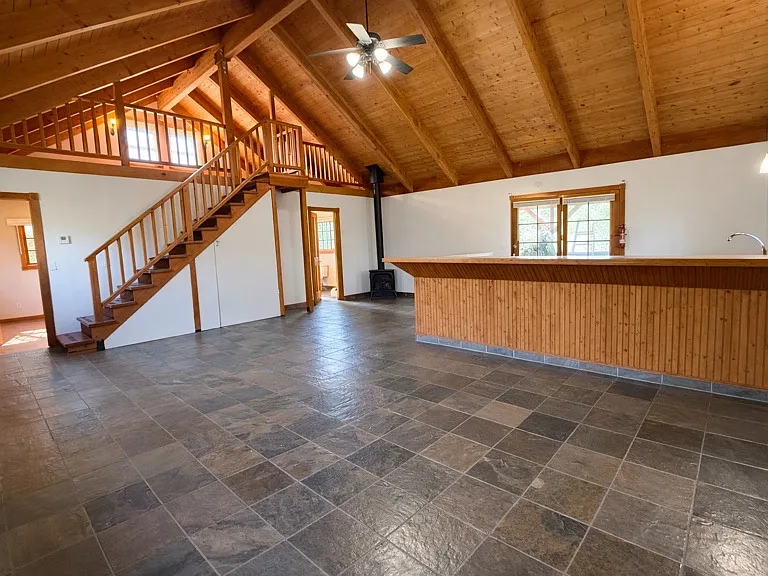 20250 Vineyard Ln — Photo 5