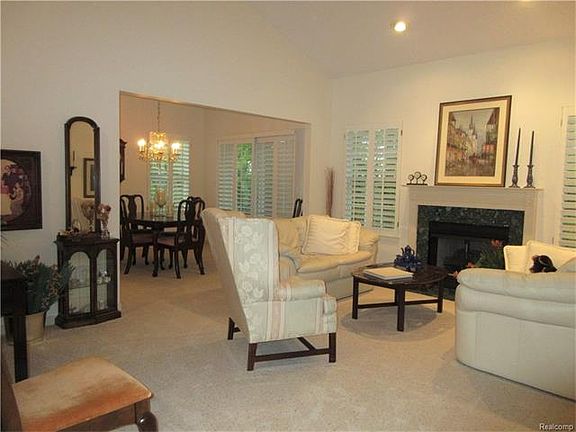 5th image of 30987 Tanglewood Dr #1