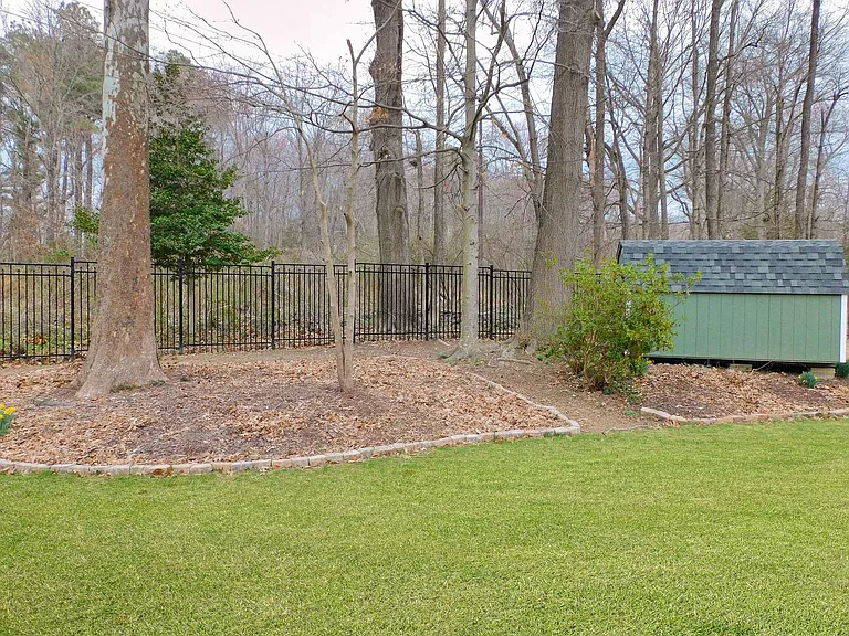 1332 Redwood Cir — Photo 23