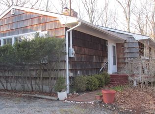 65 Roses Grove Rd, Southampton, NY 11968