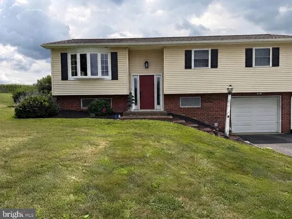 3936 Locust St, Columbia, PA 17512