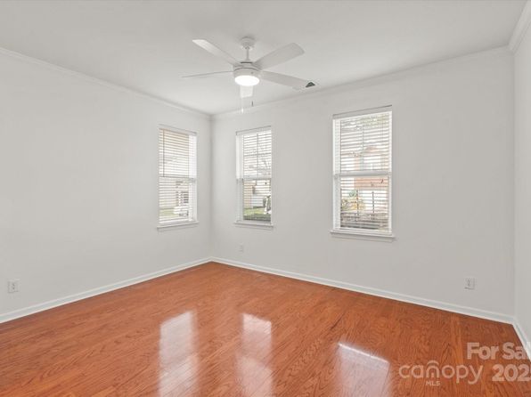 charlotte-north-carolina-65011711 picture