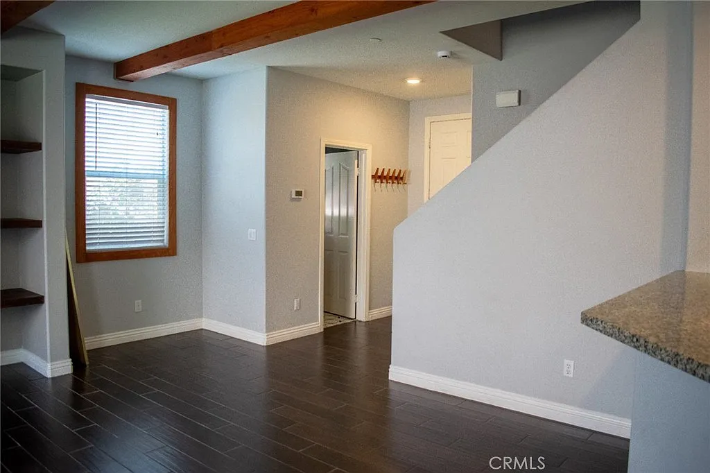 3 bed, 2.5 bath, 1597 sqft, $3,400 — Photo 3
