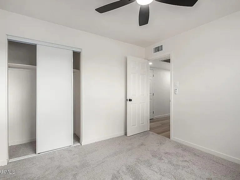 3939 W Harmont Dr — Photo 7