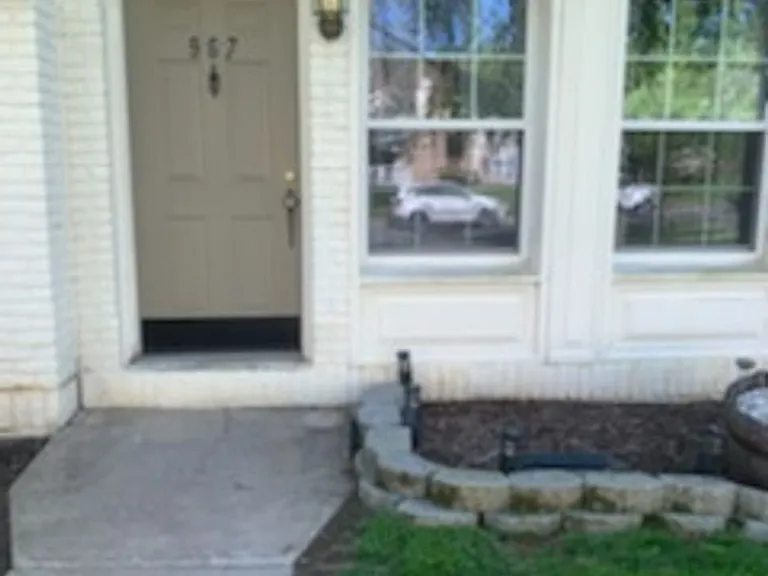 967 Stratford Ct — Photo 3