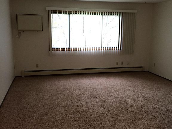 3rd image of 3012 9 1/2 St N APT 102