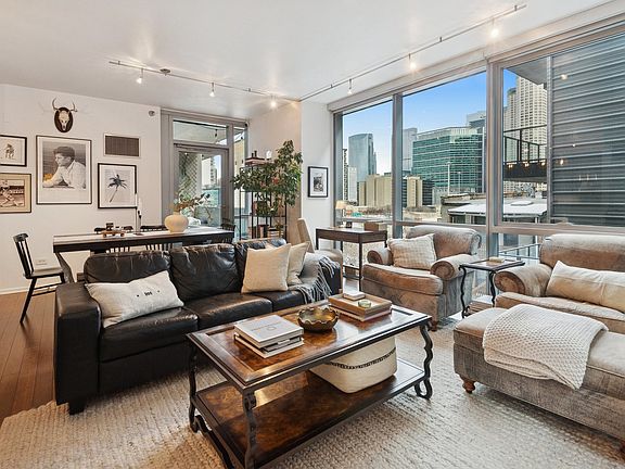 3rd image of 125 S Green St APT 506A