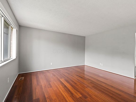 4th image of 2121 Steffi Dr