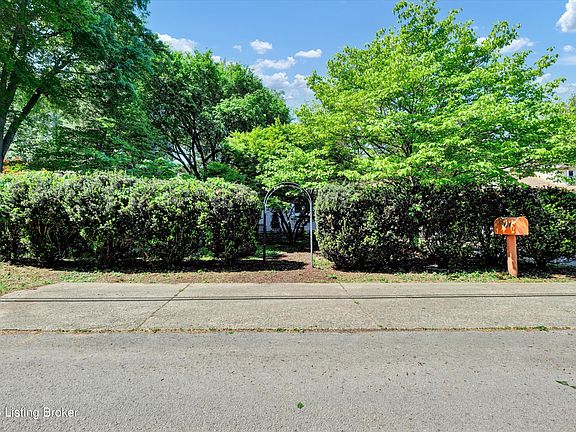 4th image of 628 N Birchwood Ave