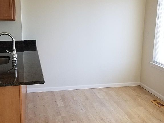 5th image of 36508 Park Place Dr