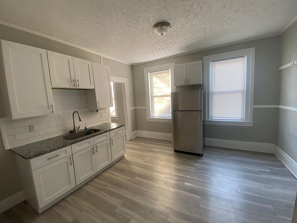 1st image of 1462 W 52nd St