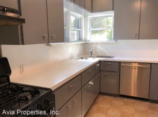 235 Hedge Rd, Menlo Park, CA 94025