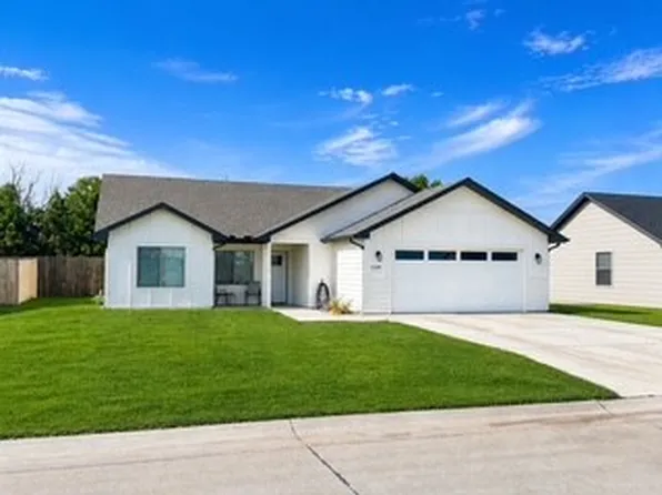1339 Marboeuf Blvd, Dodge City, KS 67801