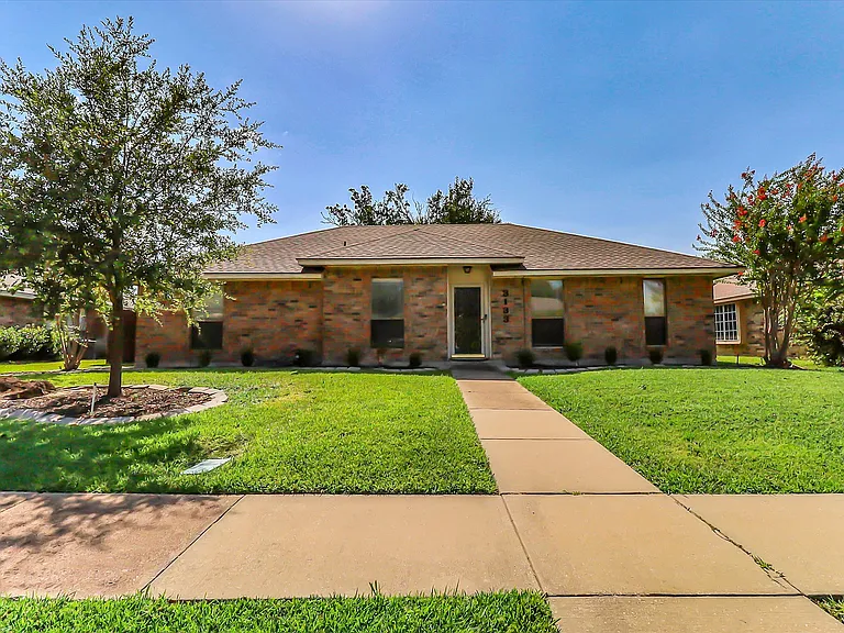 3133 Landover Dr — Photo 1